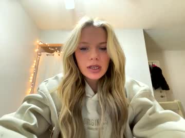 Naked cam girl maeveraes image #4057400