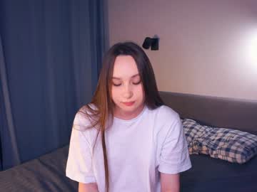 Naked cam girl esmaellett image #4005807