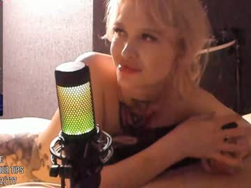 Naked cam girl crystalreves image #2333305
