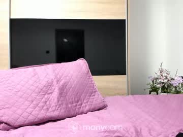 Naked cam girl angell6969 image #2909860