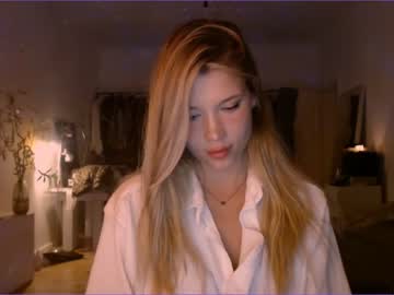 Naked cam girl bitter_moon image #3345041