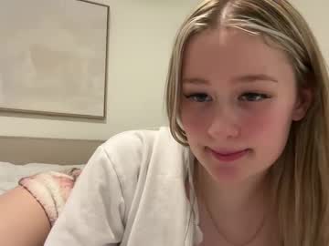 Naked cam girl macyyysmith image #4055001