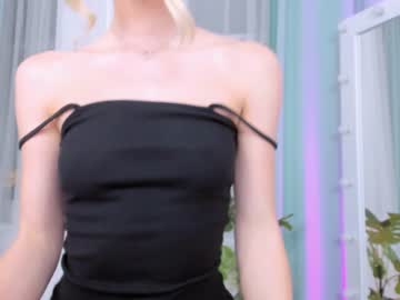 Naked cam girl emmi_rosee image #1498378
