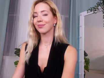 Naked cam girl emmi_rosee image #951265