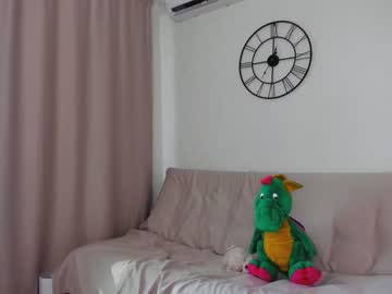 Naked cam girl eleonora_linn image #3038637
