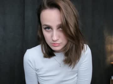 _shybully_ naked cam