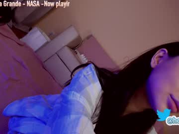 Naked cam girl hollyextra image #2688686