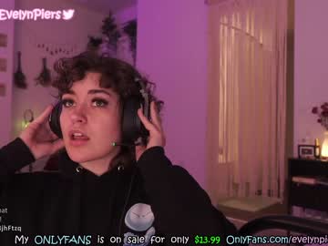 Naked cam girl evelynpiers image #2664364