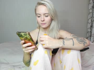 Naked cam girl honey_sunshine image #3027464