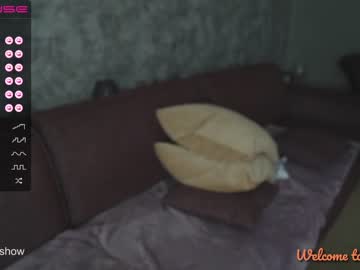Naked cam girl oxxme image #2373950