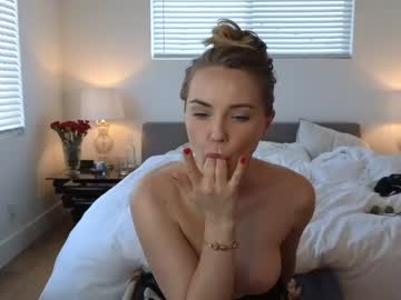 Naked cam girl wolfetrap image #3730098