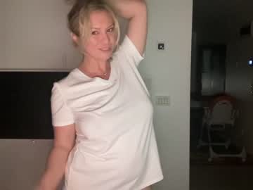 Naked cam girl kiradivine image #2627117
