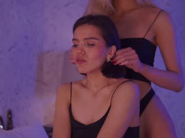 Naked cam girl _2strangers image #2025232
