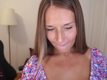 Naked cam girl yours_anastasia image #2410187
