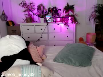 Naked cam girl honey_devildoll image #886033