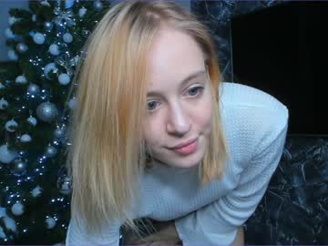 Naked cam girl milena_plays image #743236