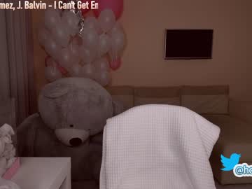 Naked cam girl hollyextra image #1310266