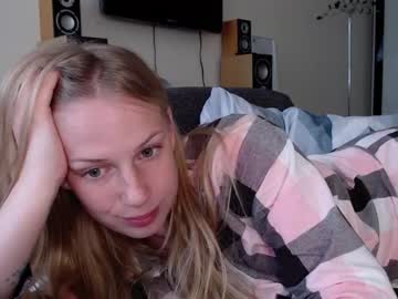 Naked cam girl magic_couple13 image #2645314