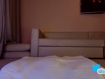 Naked cam girl hollyextra image #3061411