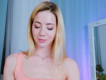 Naked cam girl emmi_rosee image #1675438