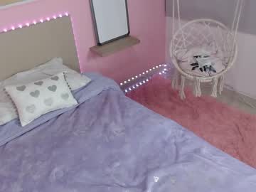 Naked cam girl little_effy18 image #825255