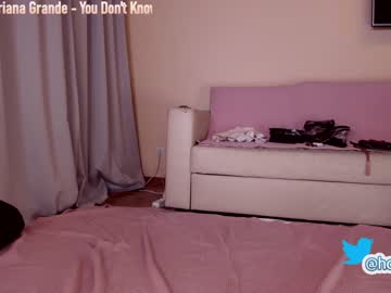 Naked cam girl hollyextra image #2578115