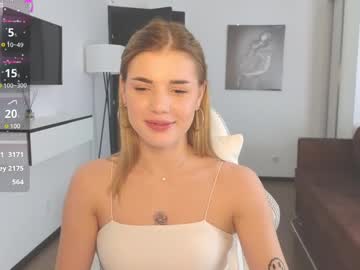 adrianawow1 naked cam