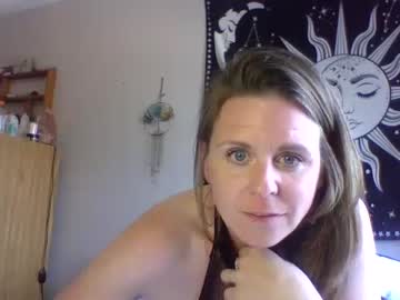 Naked cam girl naughtyymarie420 image #3935958