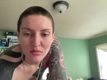Naked cam girl oftenelle image #2912349