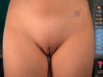 Naked cam girl _maybelin_ image #2349757
