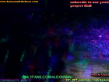 Naked cam couple honeyand_thebear image #1924951