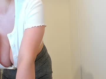 Naked cam girl devyale image #1819387