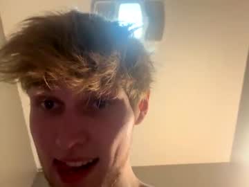 bigskinnyboyshh naked cam