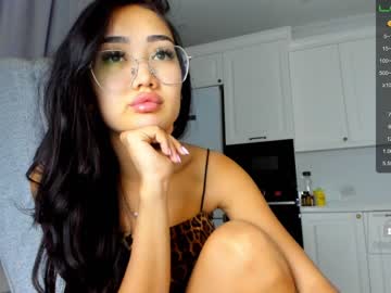 Naked cam girl miyong_7 image #2190987