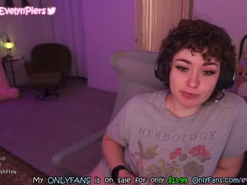 Naked cam girl evelynpiers image #2586170