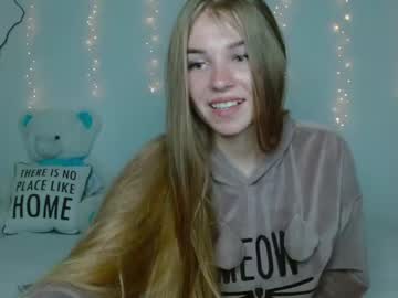 Naked cam girl little__cherrry image #2469300