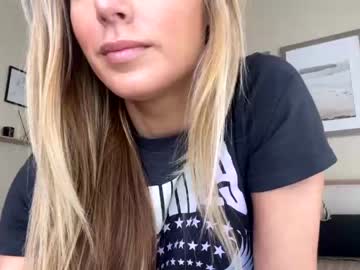 Naked cam girl theselina_kyle image #946314