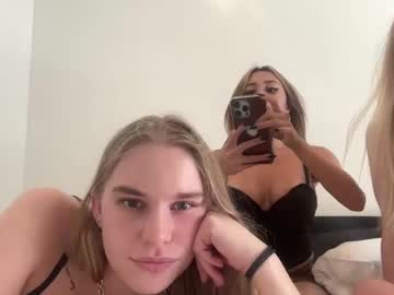 Naked cam girl saralue image #4034111