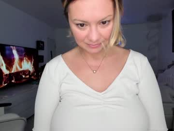 Naked cam girl kiradivine image #479492
