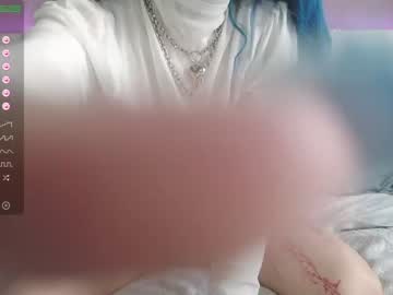 Naked cam girl le_chan image #2431475