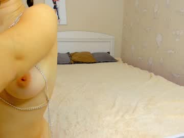 Naked cam girl yuki_04 image #2865820