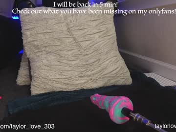 Naked cam girl taylor_love_303 image #3491419
