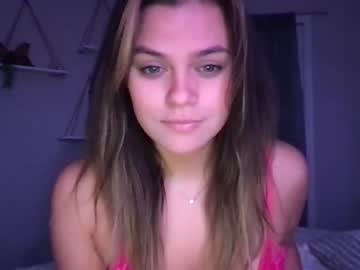 Naked cam girl shellylynn98 image #2785702