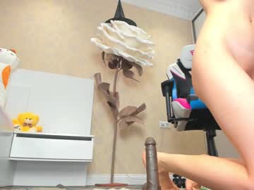 Naked cam girl cherrypie_01 image #3017907