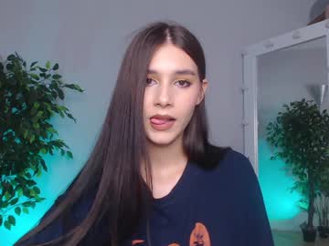 Naked cam girl li1lee_cherry image #2453865