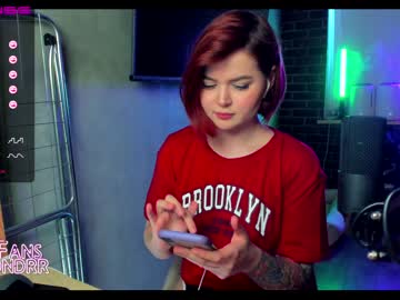 Naked cam girl alicewonder_99 image #1116070