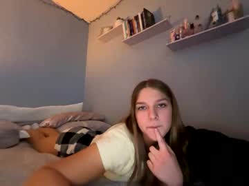 Naked cam girl kayla_ww image #4054177