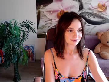 Naked cam girl jennycutey image #2679581