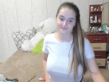 Naked cam girl emmika_ image #2656401