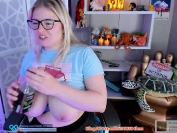 Naked cam girl asiri_ocean image #378472